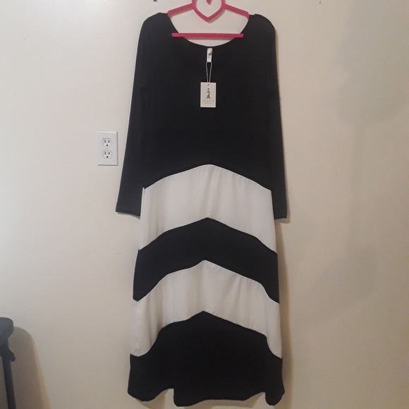 Black White Color Block Long Sleeve Maxi Dress - Picture 4 of 8